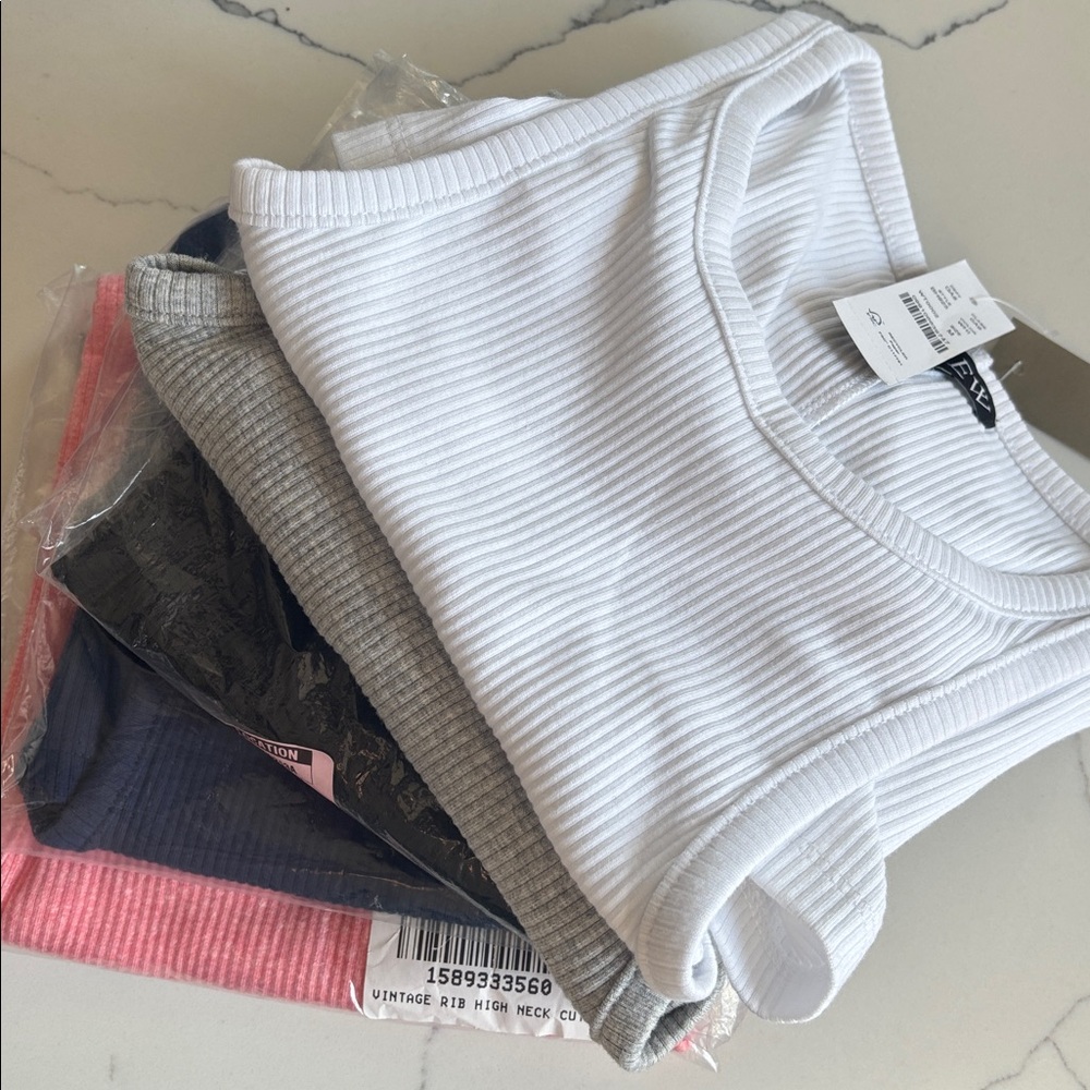 NWT - *LOT* of J.Crew favorite tank top in vintage rib - size medium - Picture 11 of 12